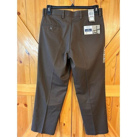 Dockers D3 Classic Fit Size 32x29 Iron Free Khaki Pants Flat Front Brown nwt (44 - Picture 4 of 6